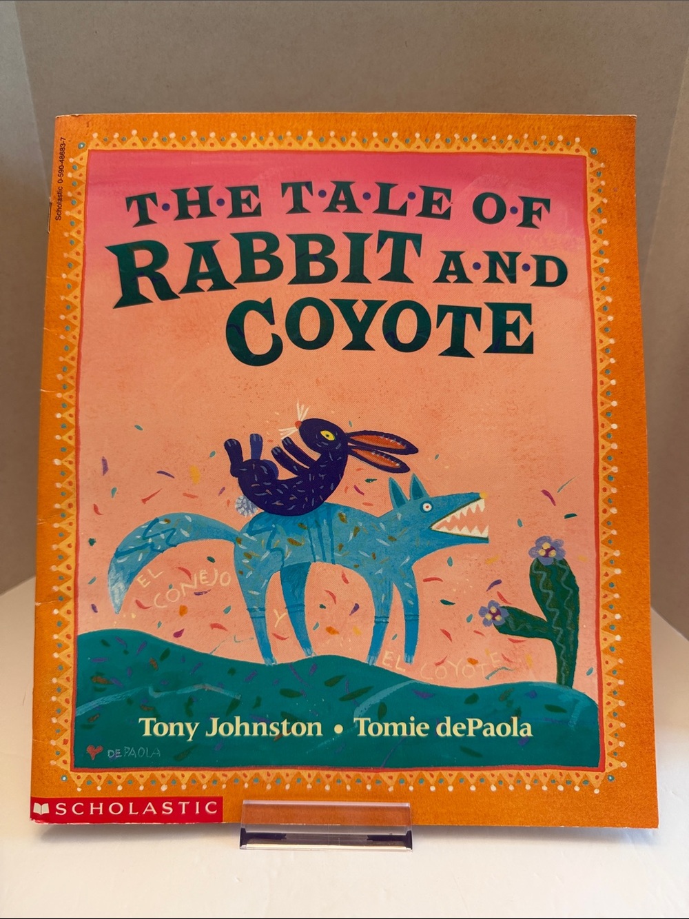 💕5/15💕Scholastic The Tale of Rabbit and Coyote